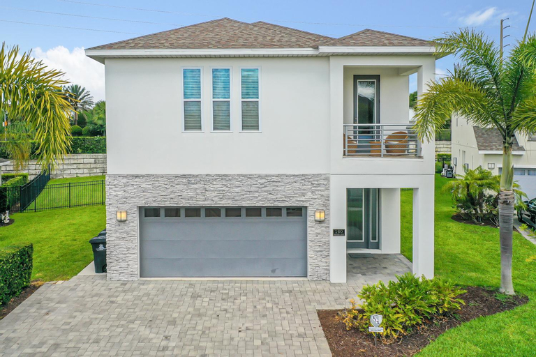 7 BDR Family Themed Home with Mario Games Room and Free Pool Heat, Osceola