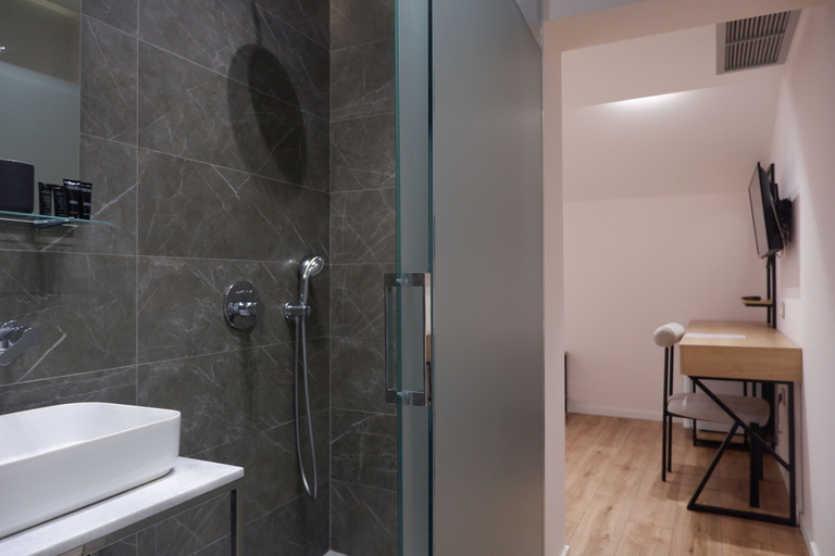 Others 3, D rooms City-center Tirana, Tirana