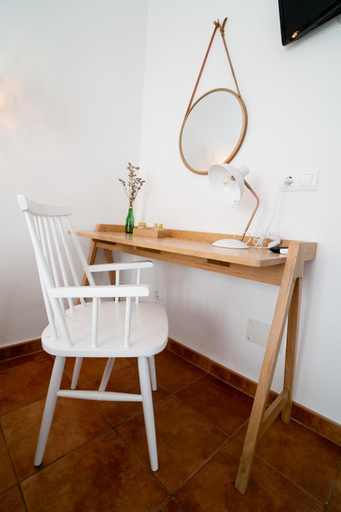 Others 2, Hostal Sa Posada Set Cales, Baleares