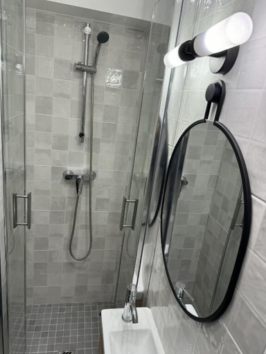 Bathroom 5, Hotel Esperance, Paris