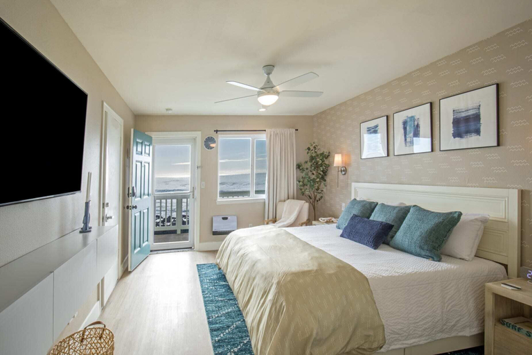 Bedroom 2, Black Sands Inn, Humboldt