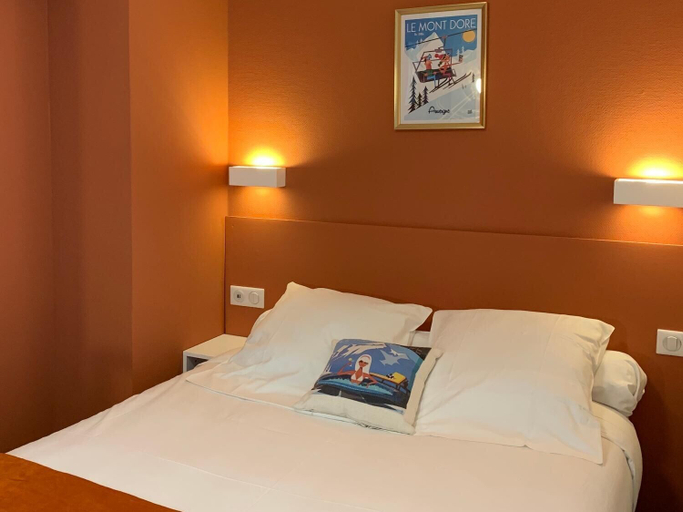 Bedroom 2, Hôtel Le Regis, Puy-de-Dôme