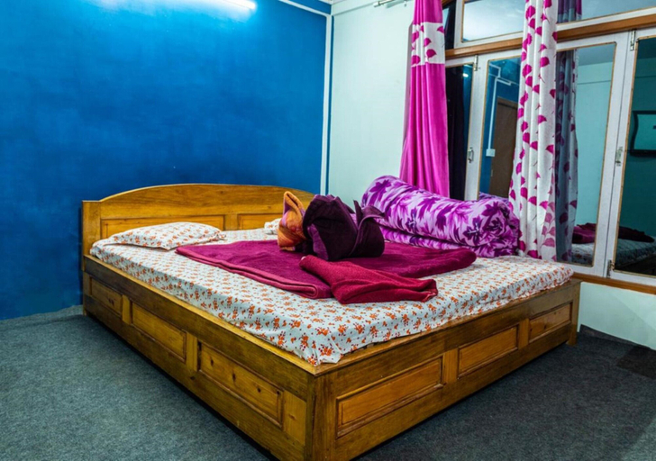 Bedroom 3, Pahar Ghar Kalimpong, Darjiling