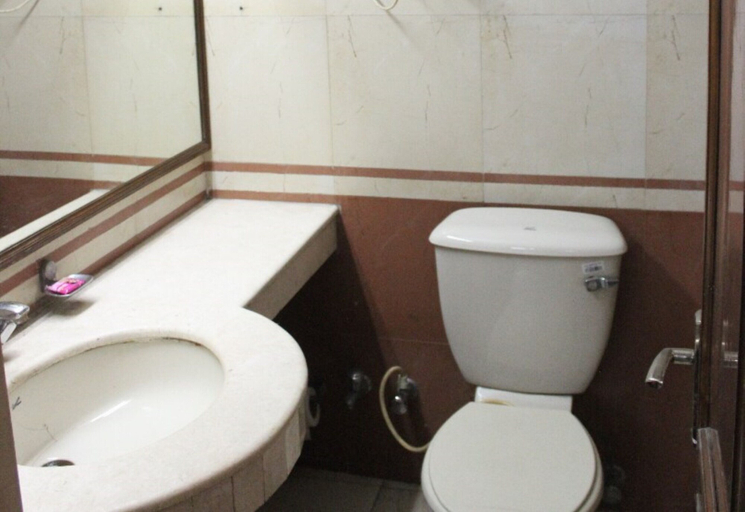 Bathroom, Maharaja Hotel Haryana, Panipat