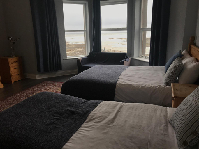Others 2, Rolling Wave Guesthouse