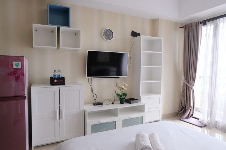 Bedroom 2, Modern Designed And Strategic Studio Room At Beverly Dago Apartment, Bandung