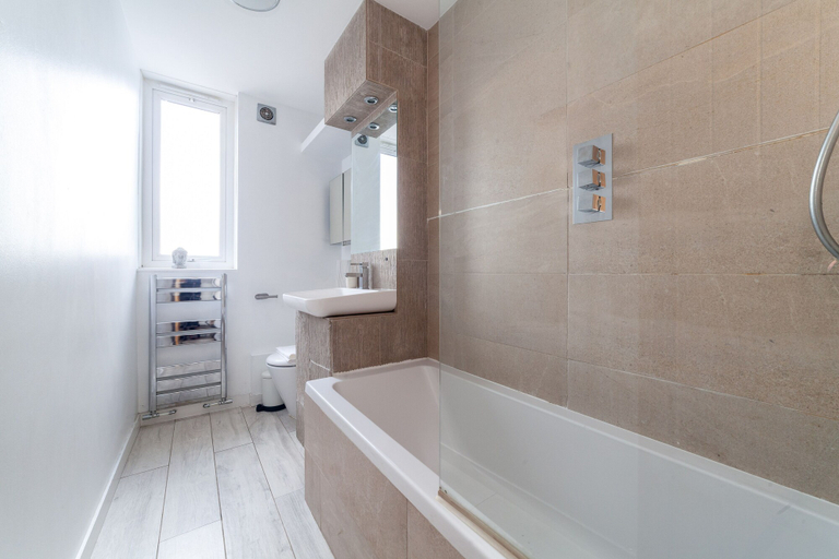 Bathroom, High-End 2 Bed Flat near Westfield London, London