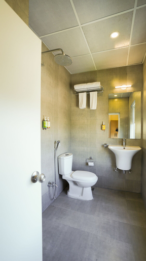 Bathroom 4, Bloom Hotel - Magarpatta, Pune