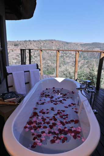 Bathroom 3, Esiweni Luxury Safari Lodge, Uthukela