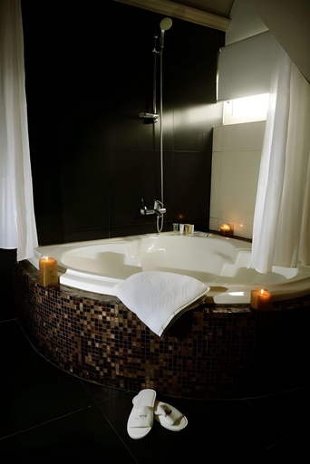 Bathroom 3, Elion House Hotel, Eti-Osa