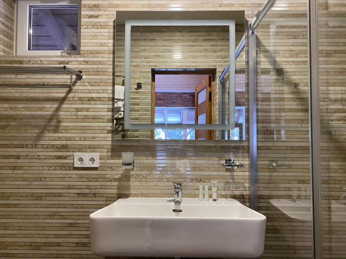Bathroom, Парк-готель Щастя, Drohobyts'kyi