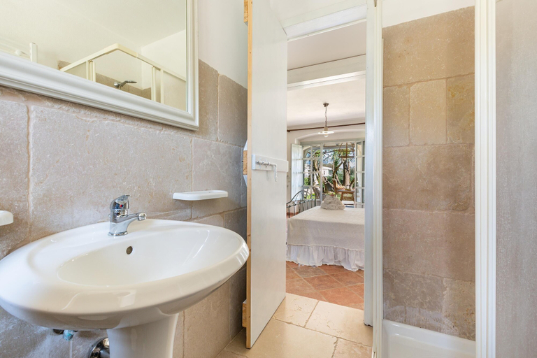 Bathroom 4, 3743 AM Carrone - Appartamento 3, Brindisi