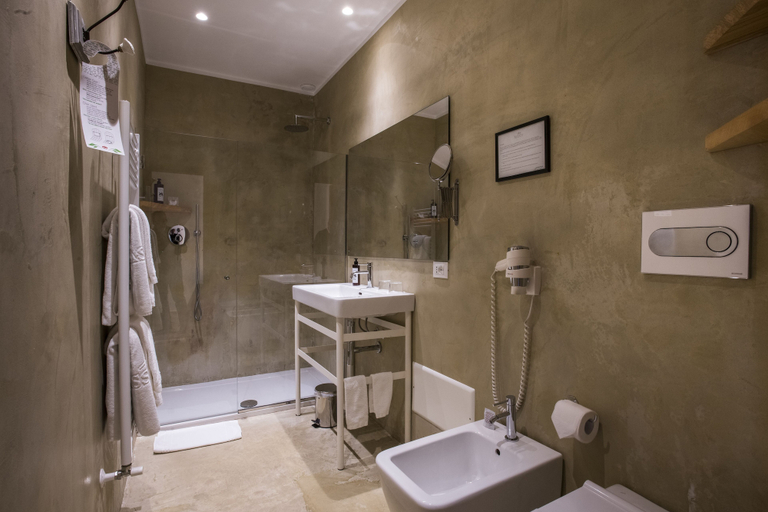 Bathroom 4, Masseria Susafa, Palermo