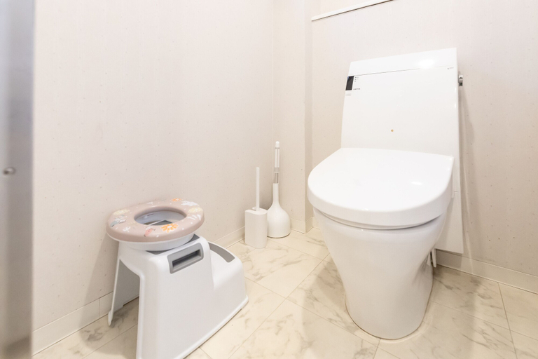 Bathroom 4, Tsutenkaku Royal House, Osaka
