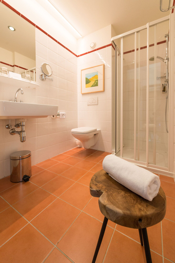 Bathroom 3, Das Eisenberg, Jennersdorf