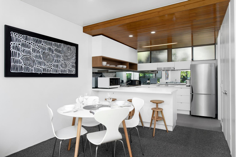 Dining Room 5, Beachside Beauty Nautilus Beach Resort Villa 182, Coffs Harbour - Pt A