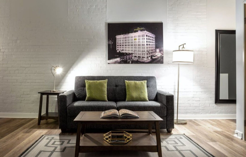 TWO Urban 2BR 2BA Apartments by CozySuites, Marion
