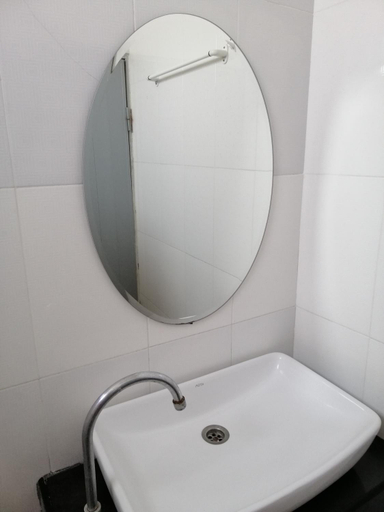 Bathroom 3, Sri Krung Deluxe Hotel, Phra Nakhon Si Ayutthaya