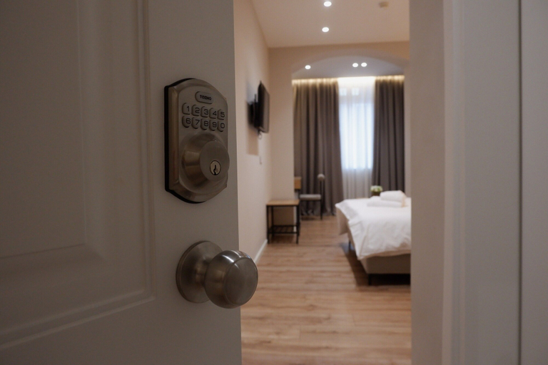 Others 2, D rooms City-center Tirana, Tiranës