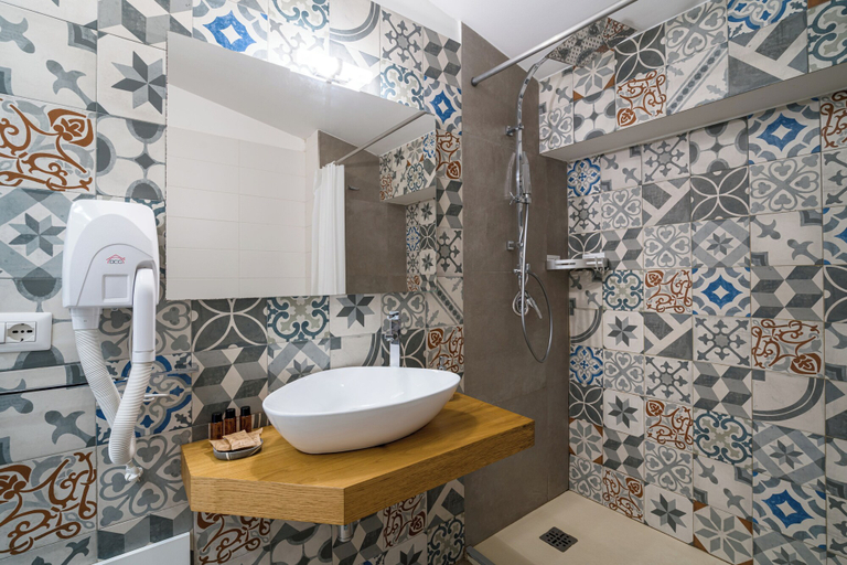 Bathroom 5, Al Duomo Rooms & Flats, Messina