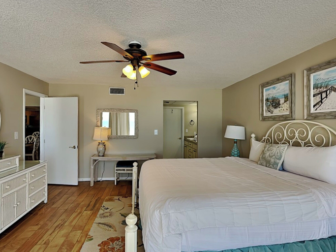 Bedroom 3, Edgewater Tower II by Resort Collection, Bay