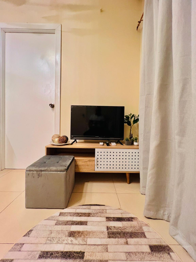 Others 3, Y Stylish 2BR Option for 6, Iloilo City