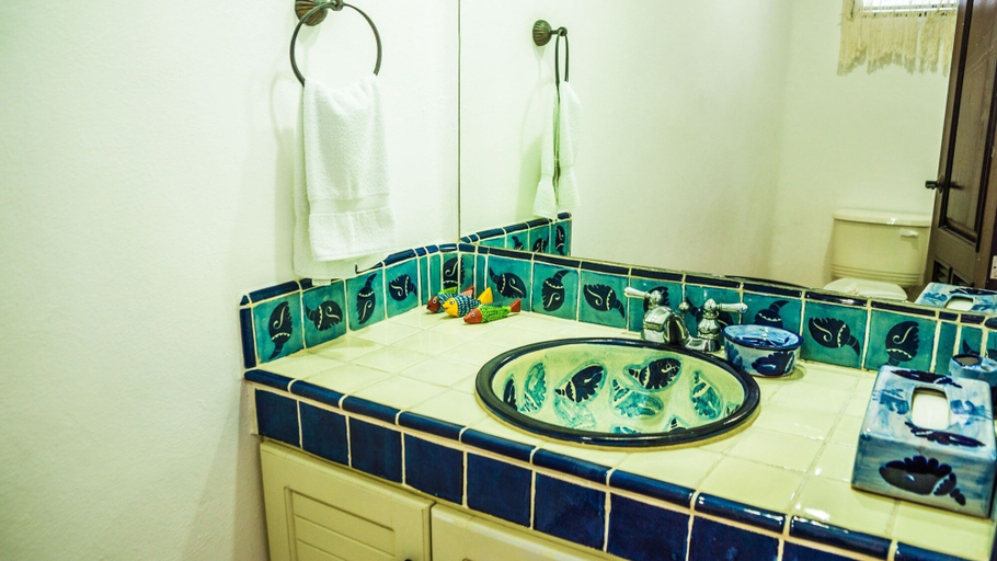 Bathroom 5, Royal Palms 6 1 Bedroom Condo by RedAwning, Cozumel