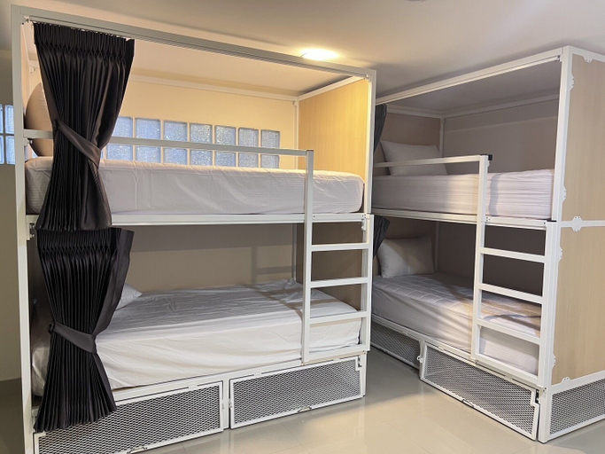 Bedroom 3, The Freelancer Hotel, Pattaya