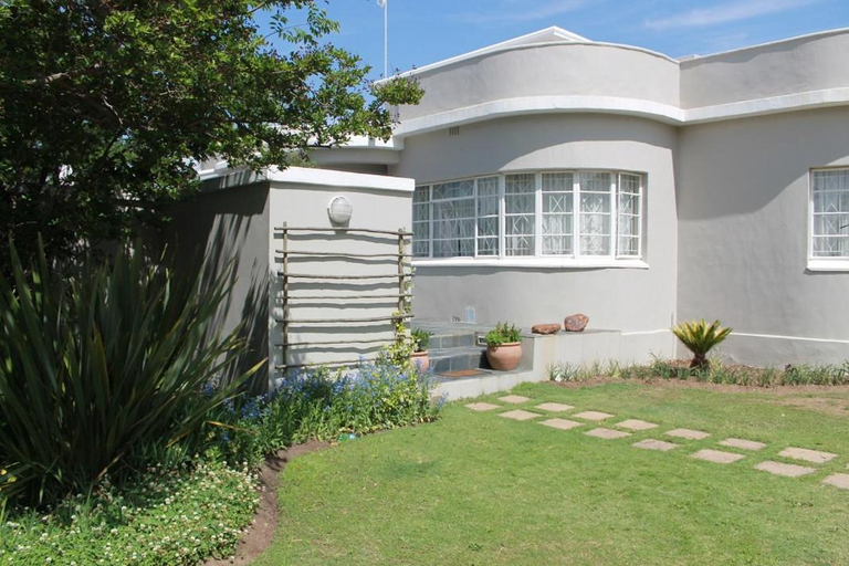 Others 2, Berry Lane Guesthouse, Fezile Dabi