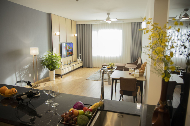 Dining Room 10