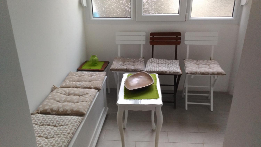 Others 3, Apartman Vukovic