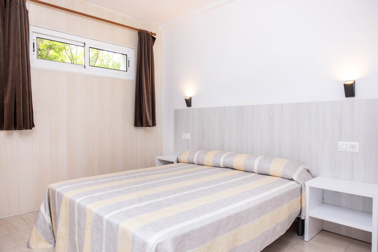 Bedroom 2, RVApartaments Club Torrevella, Girona