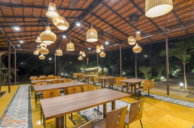 Food & Drinks 5, Jomo Resort, Raigarh