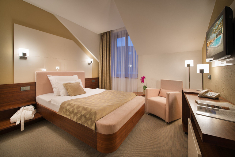 Bedroom 3, Wellness Hotel Diamant, České Budějovice