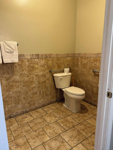 Bathroom 4, Weiss Lake Lodge, Cherokee