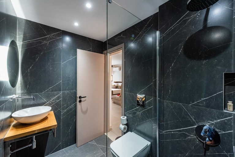 Bathroom 5, Sokrates Studios, South Aegean