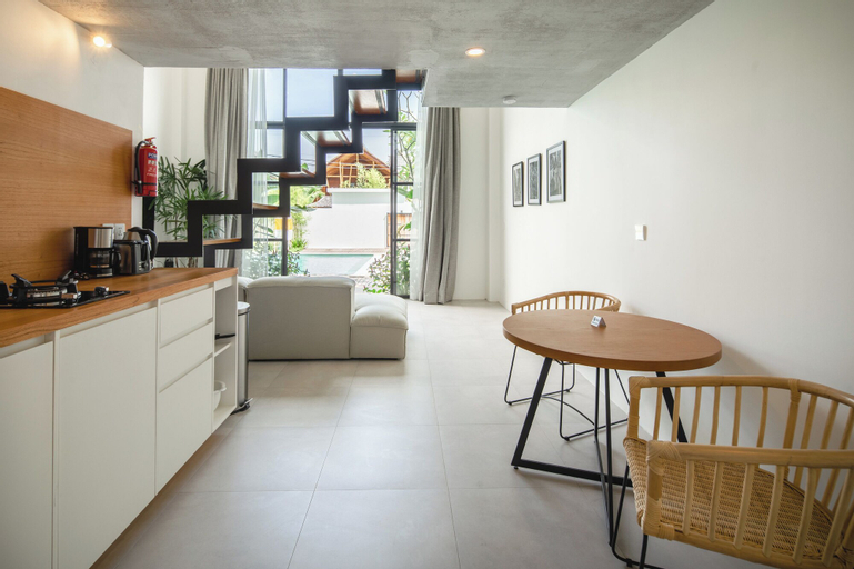 Dining Room 6