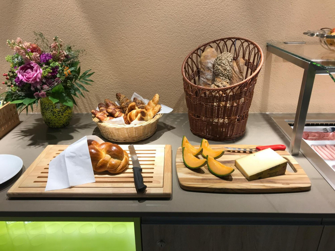 Food & Drinks 5, Hotel Sleep & Stay, Bülach