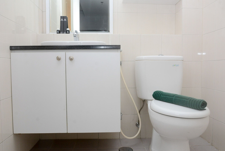 Bathroom 5, Unique And Fresh 1Br Signature Park Grande Apartment, Jakarta Timur