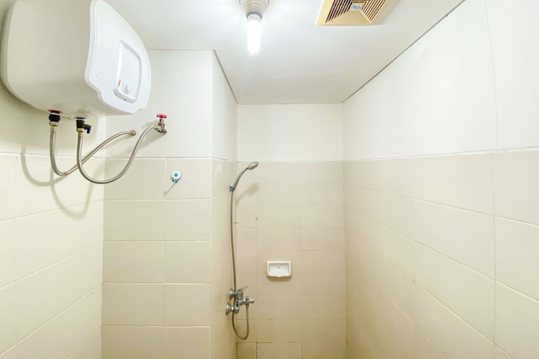 Bathroom 3, Luxury 2Br At Apartment Woodland Park Residence, South Jakarta