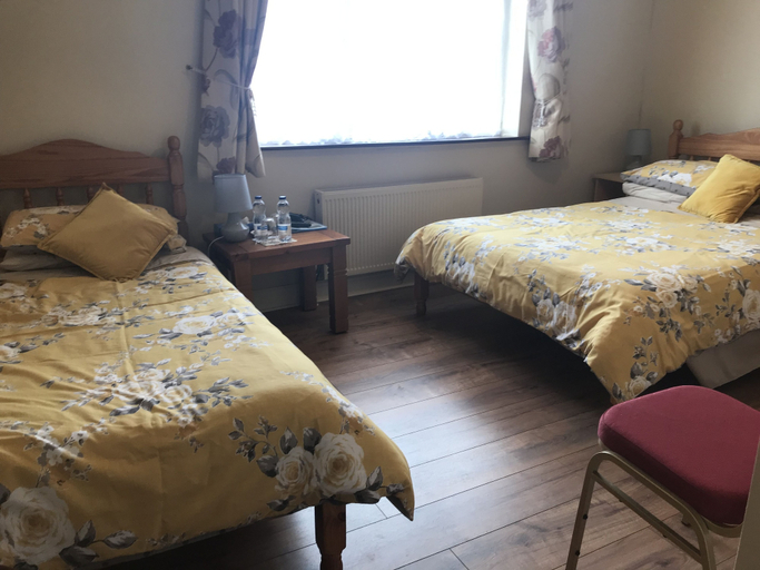 Bedroom 2, Hillview Farmhouse B&B