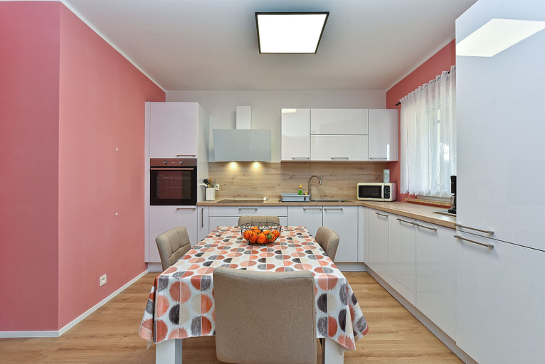 Others 5, Apartment 1481, Medulin