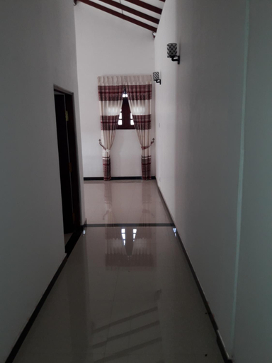 Others 4, White Wall Hotel, Attanagalla