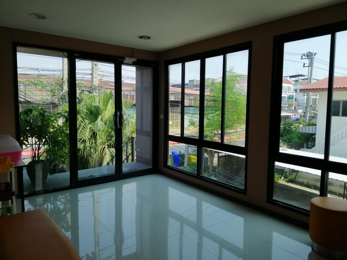 Others 5, Sri Krung Deluxe Hotel, Phra Nakhon Si Ayutthaya