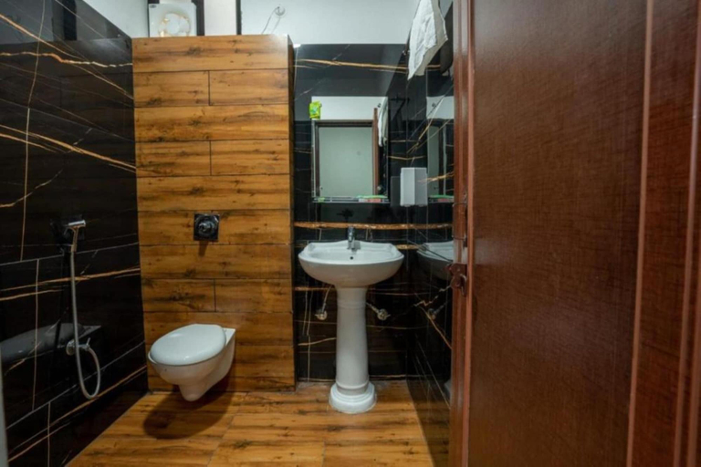 Bathroom, Goroomgo Kanwal Hotel and Resort NAINITAL, Nainital