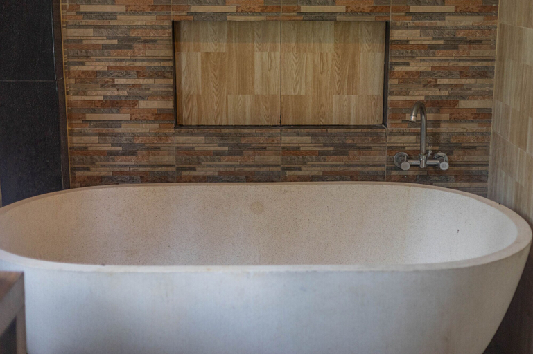 Bathroom 4