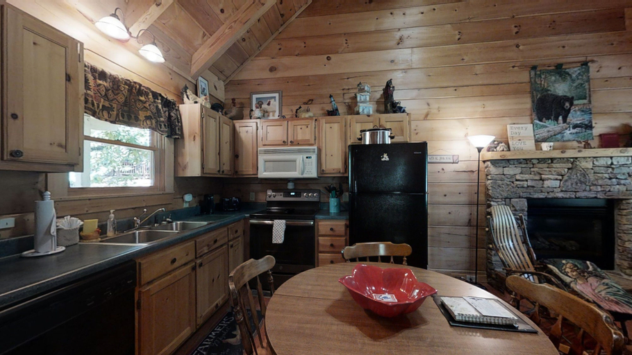 Others 4, Karen's Cabin, Sevier