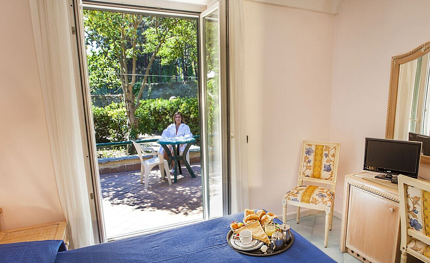 Others 4, Hotel Terme President, Napoli