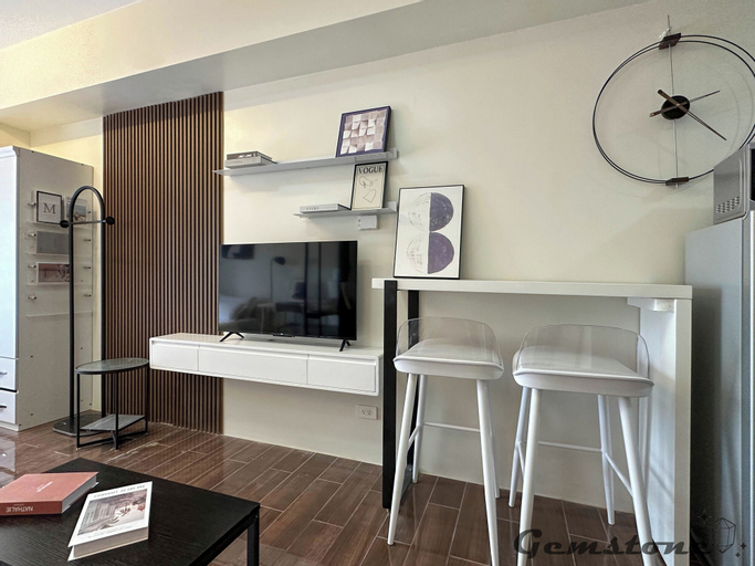 Dining Room 10