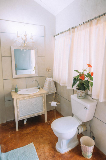 Bathroom 2, Blue Bell Guesthouse, Mopani